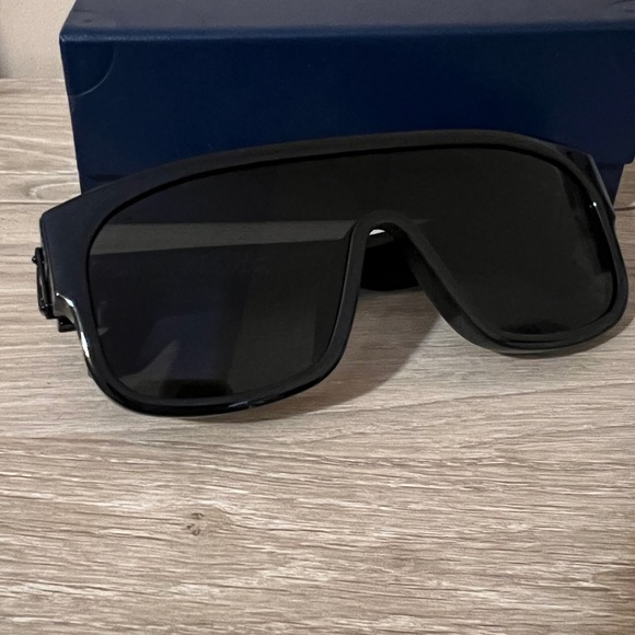 LOUIS VUITTON 1.1 Millionaires Sunglasses - Picture 7 of 14